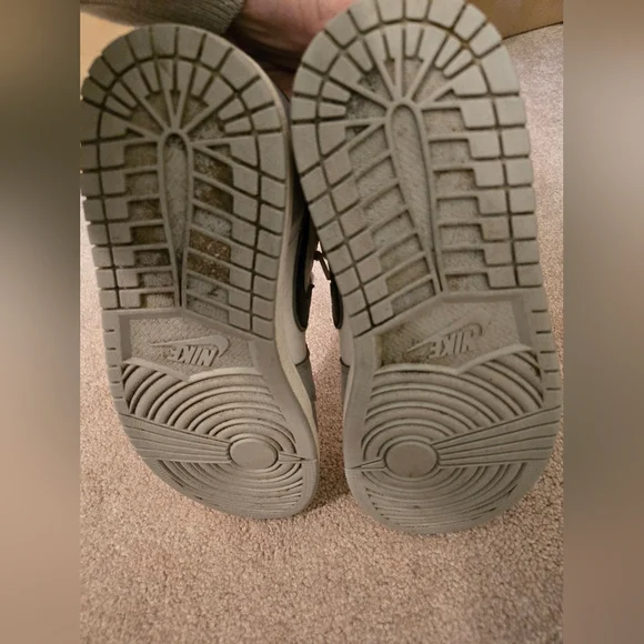 Nike Sneakers - Picture 5 of 6